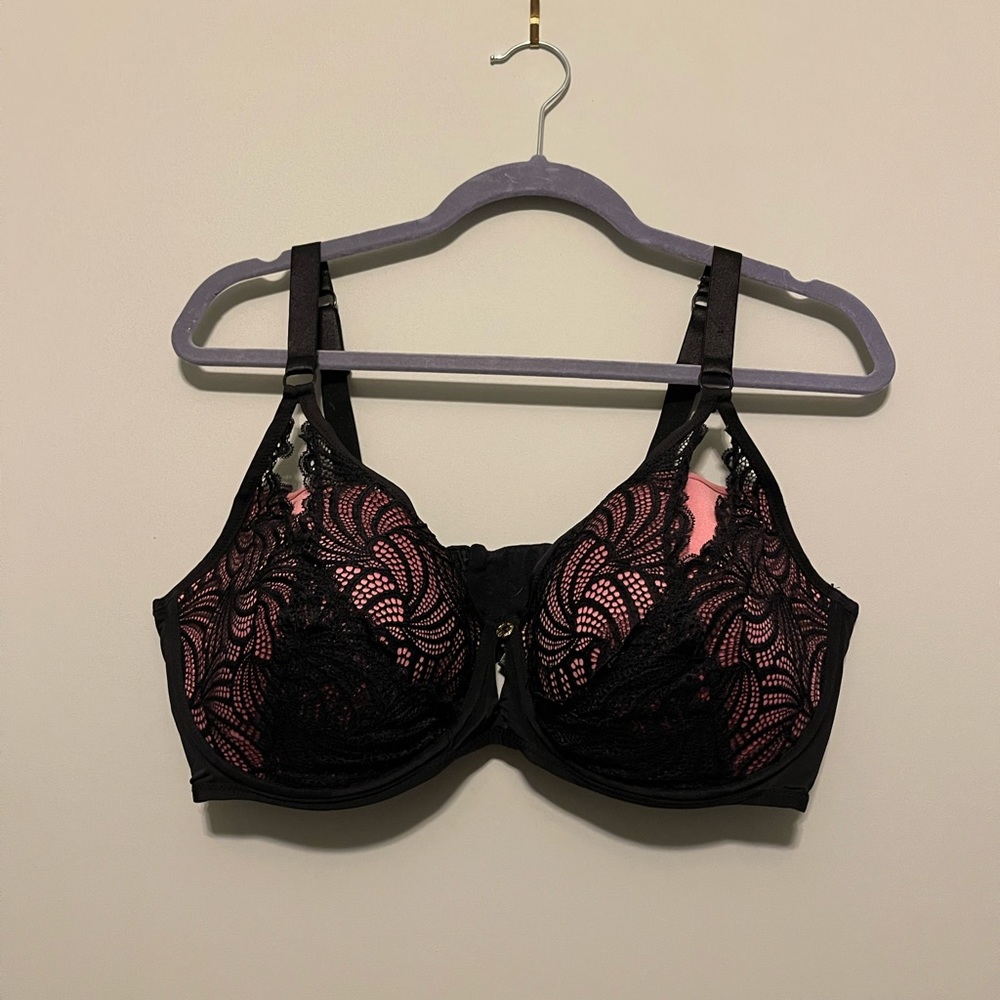 Ashley Graham bra